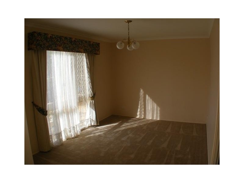 325 South Station Road, Raceview QLD 4305