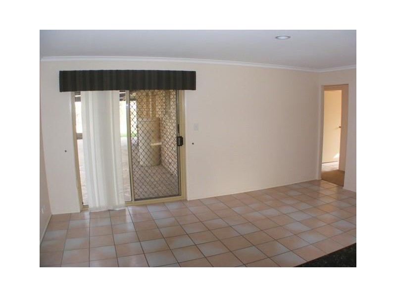 325 South Station Road, Raceview QLD 4305