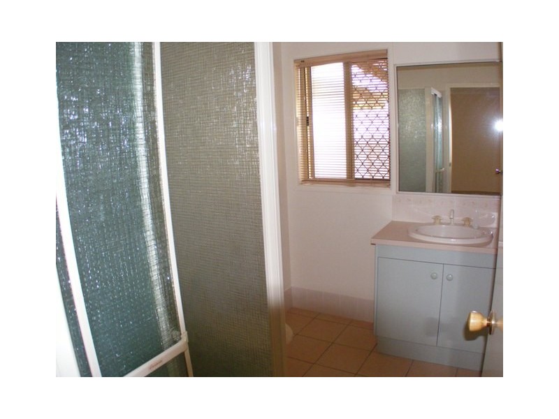 325 South Station Road, Raceview QLD 4305