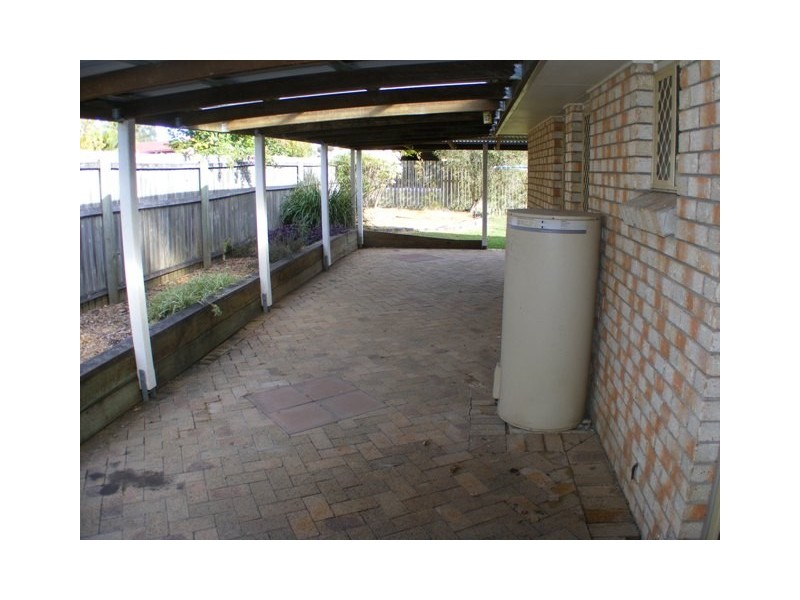 325 South Station Road, Raceview QLD 4305