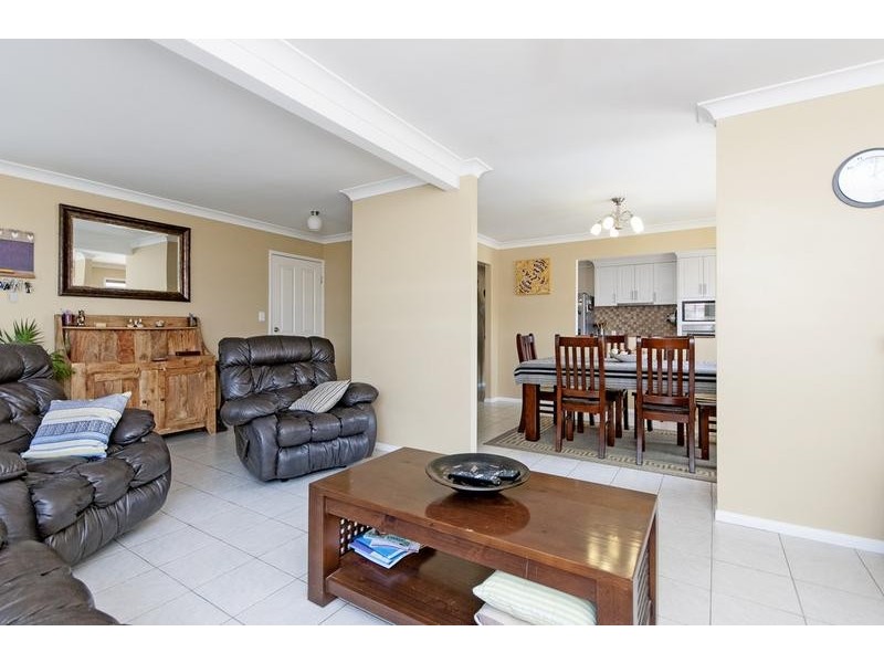 71 Sandalwood Drive, Yamanto QLD 4305