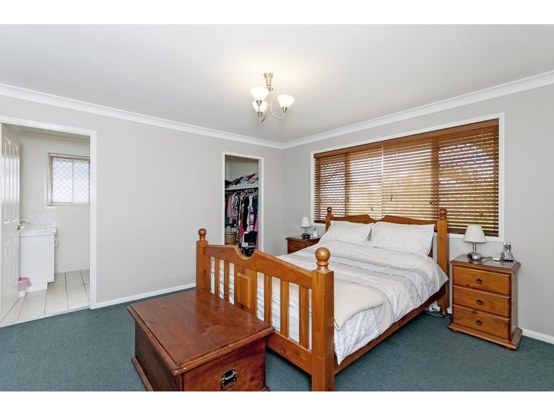 71 Sandalwood Drive, Yamanto QLD 4305