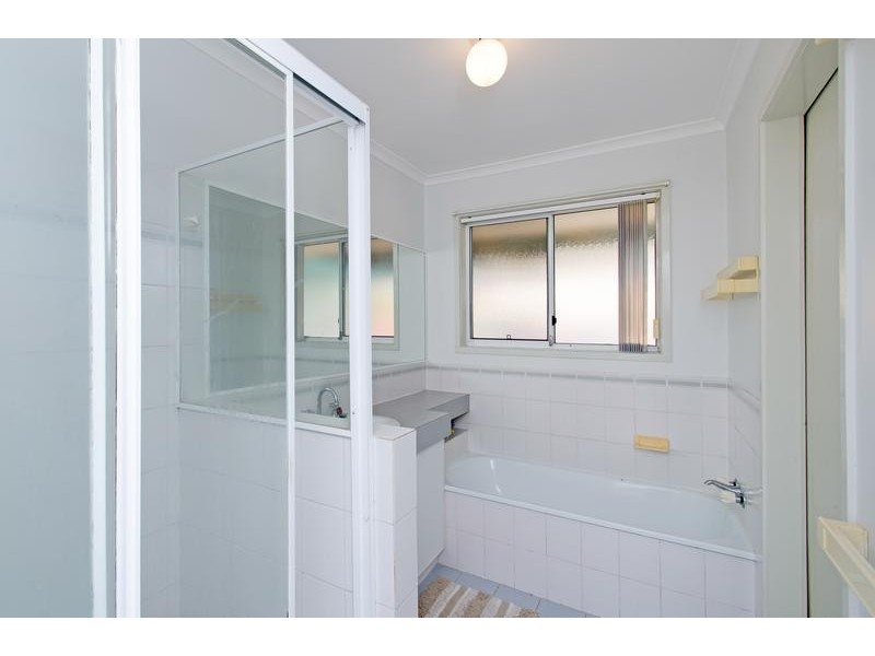 9 Helmsley Court, Yamanto QLD 4305