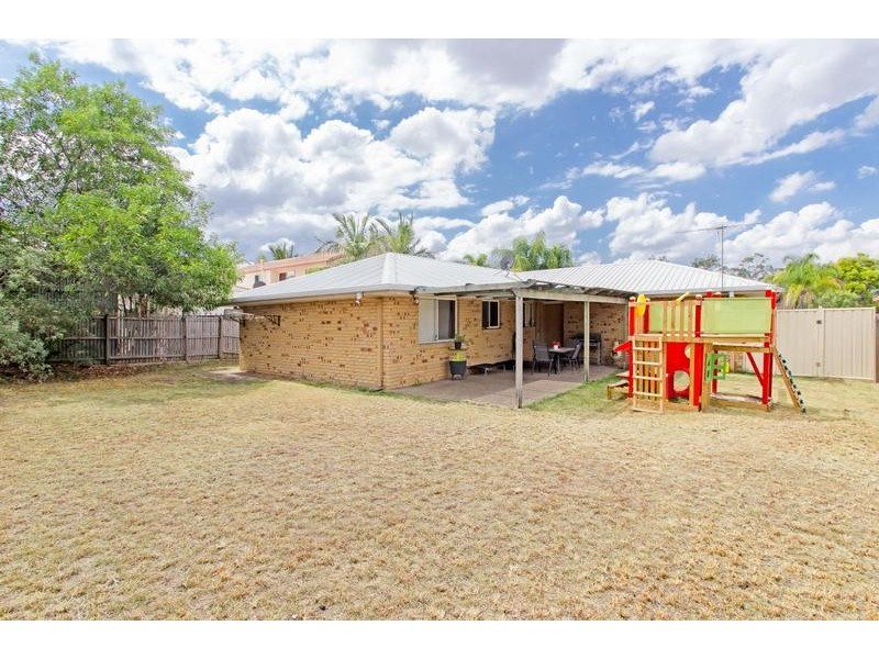 9 Helmsley Court, Yamanto QLD 4305