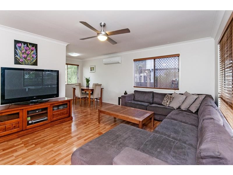 17 Lumbye Place, North Tivoli QLD 4305