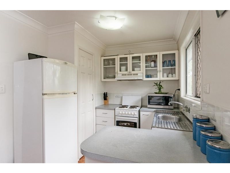 17 Lumbye Place, North Tivoli QLD 4305