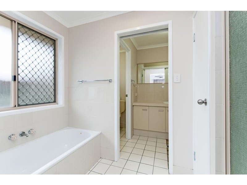 6 Haswell Court, Raceview QLD 4305