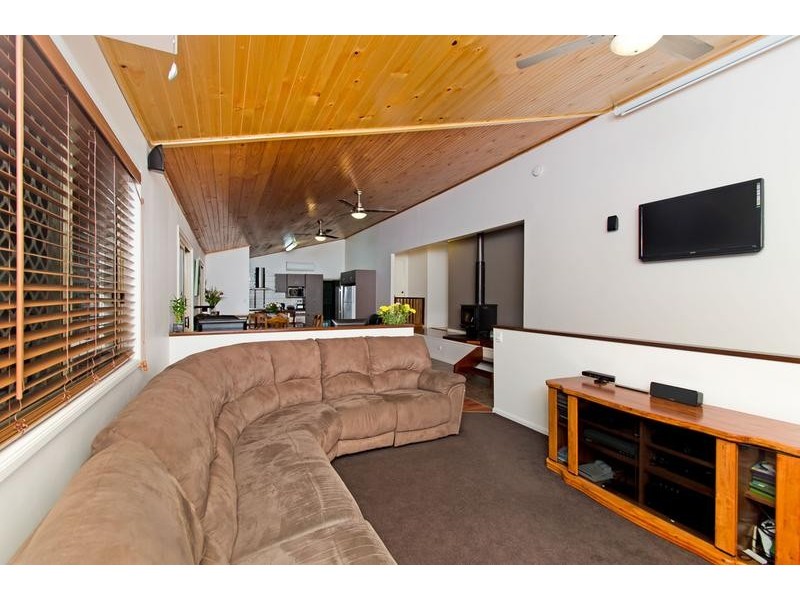 2121 Brisbane Valley Highway, Wivenhoe Pocket QLD 4306