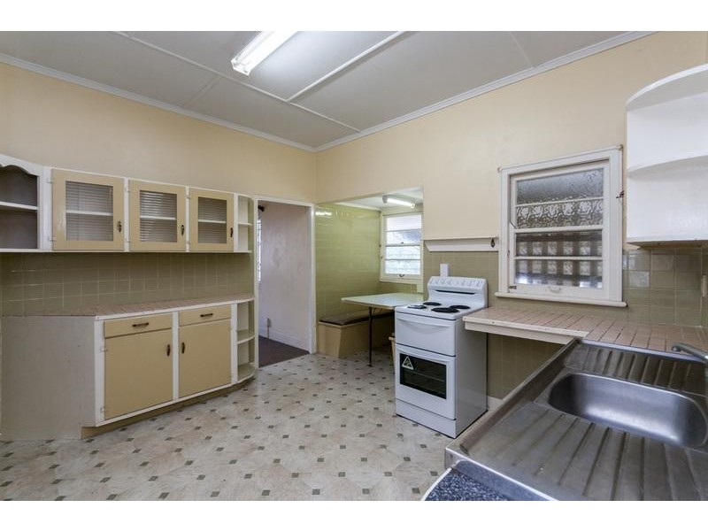 67 Blackstone Road, Eastern Heights QLD 4305