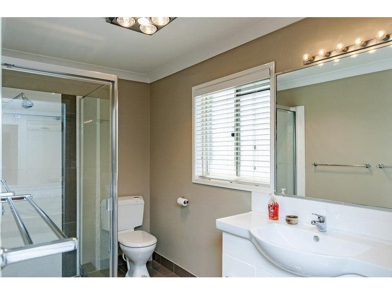 4 Connemara Court, Yamanto QLD 4305