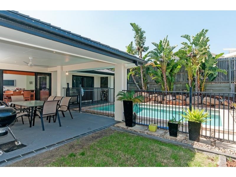 5 Falcon Court, Flinders View QLD 4305