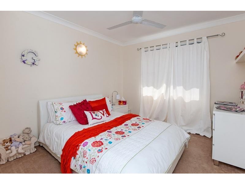 5 Falcon Court, Flinders View QLD 4305