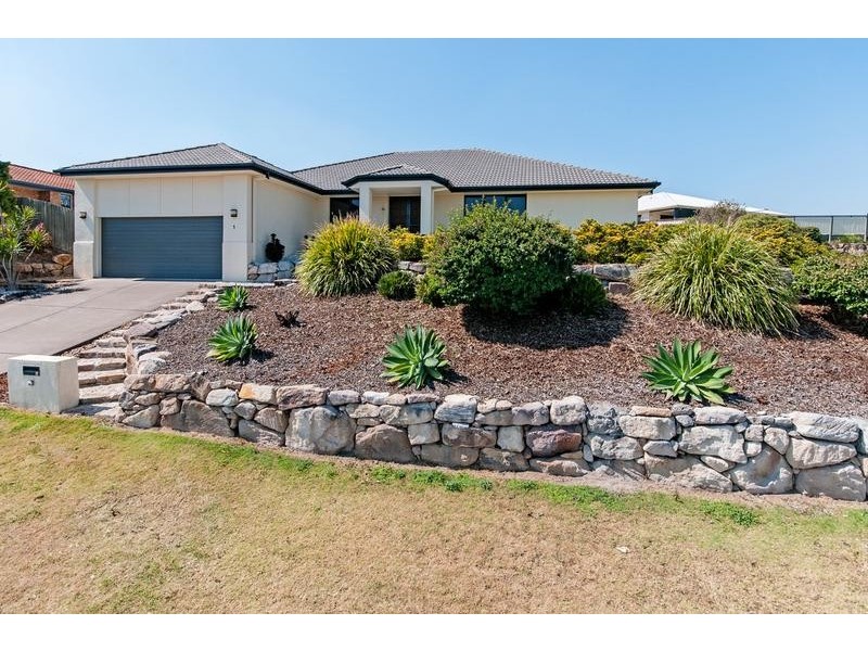 5 Falcon Court, Flinders View QLD 4305