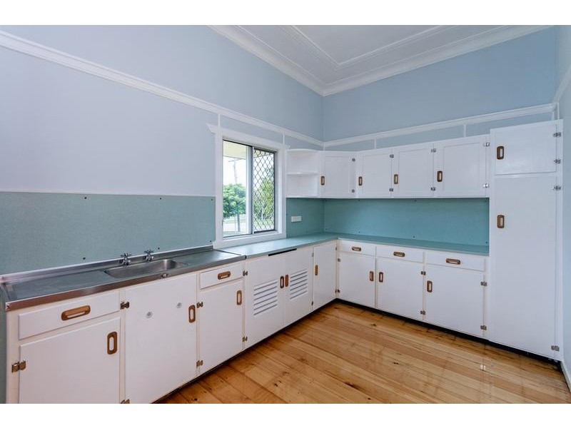 28 Glebe Road, Newtown QLD 4305