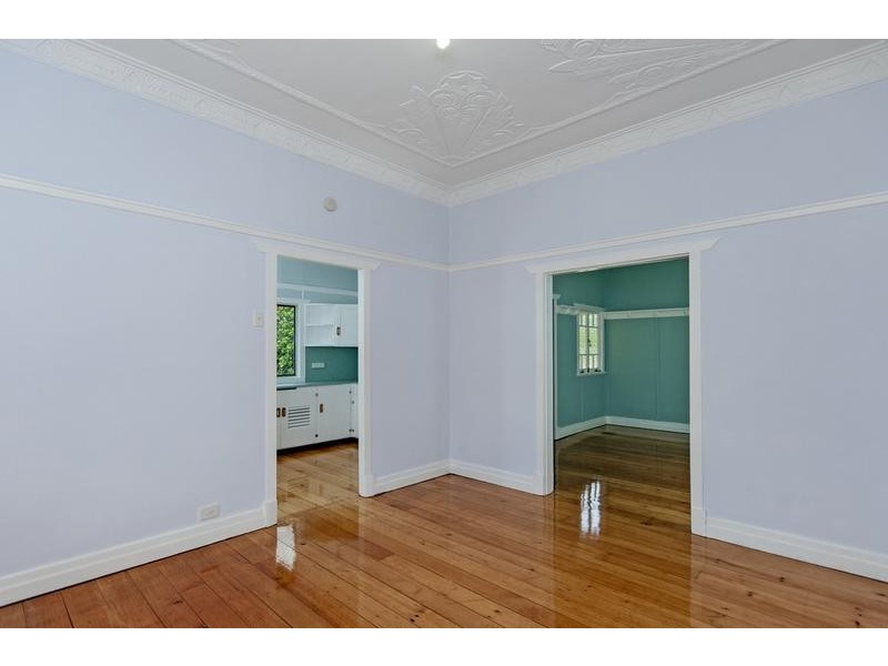 28 Glebe Road, Newtown QLD 4305