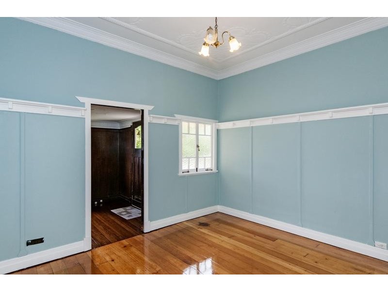 28 Glebe Road, Newtown QLD 4305