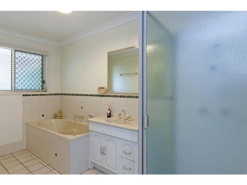 34 Elanora Way, Karalee QLD 4306