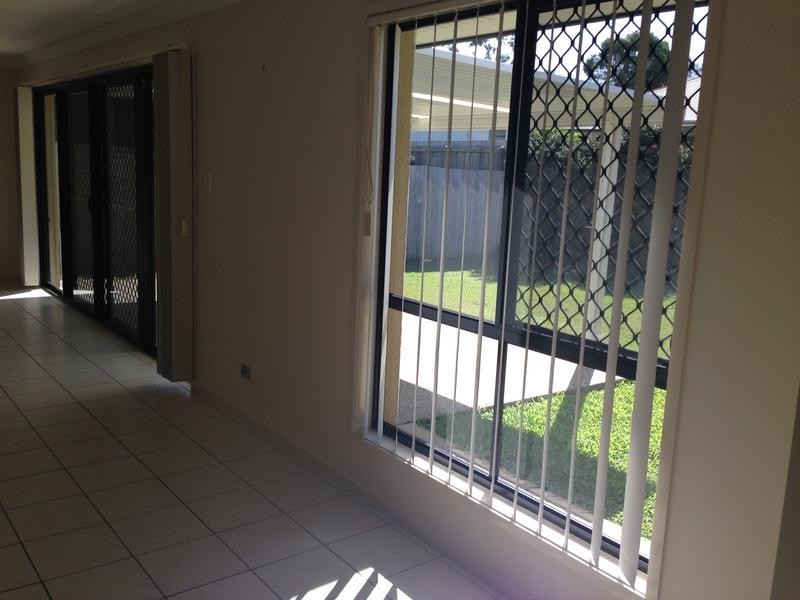 4 Tulipwood Close, Brassall QLD 4305