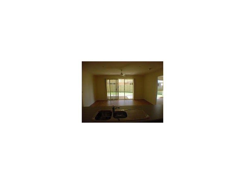 67 Willowtree Drive, Flinders View QLD 4305