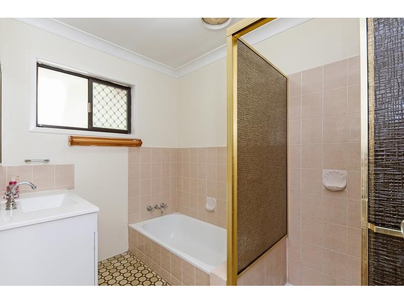 5 Glenelg Drive, Brassall QLD 4305