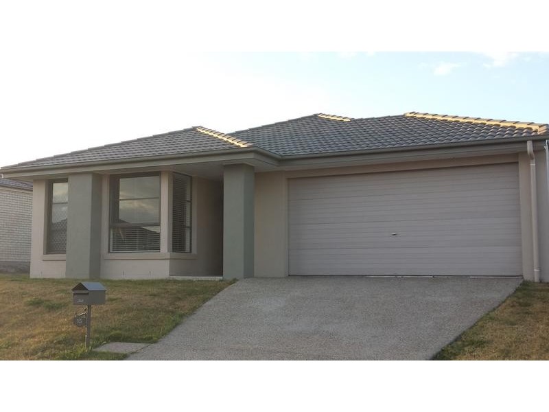 15 Kingsburgh St, Raceview QLD 4305