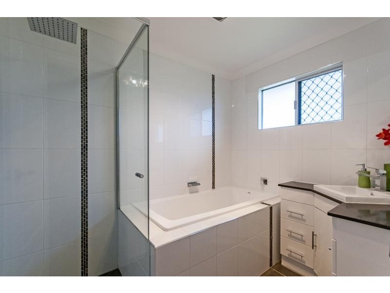 204 Whitehill Road, Raceview QLD 4305