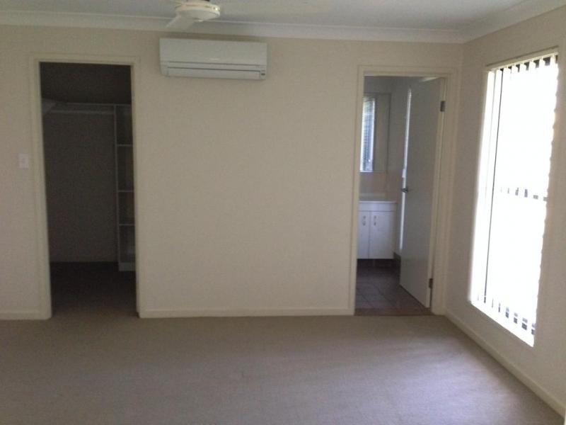 10 Brittany Crescent, Raceview QLD 4305