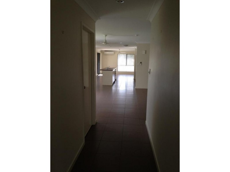 10 Brittany Crescent, Raceview QLD 4305