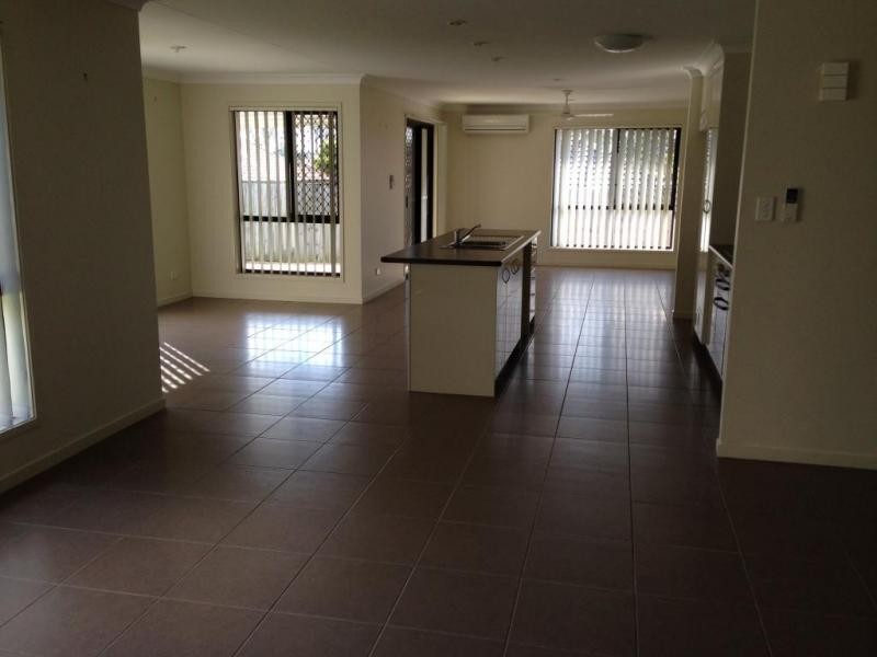 10 Brittany Crescent, Raceview QLD 4305
