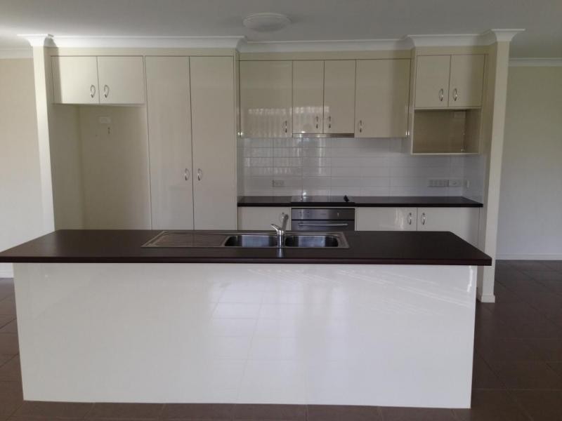 10 Brittany Crescent, Raceview QLD 4305