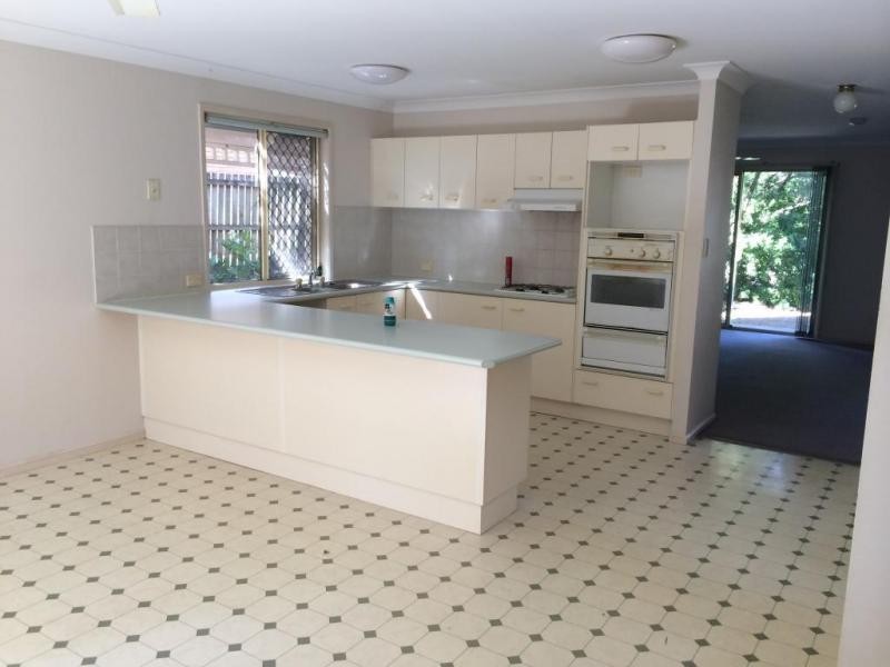 11 Eldon Place, Flinders View QLD 4305