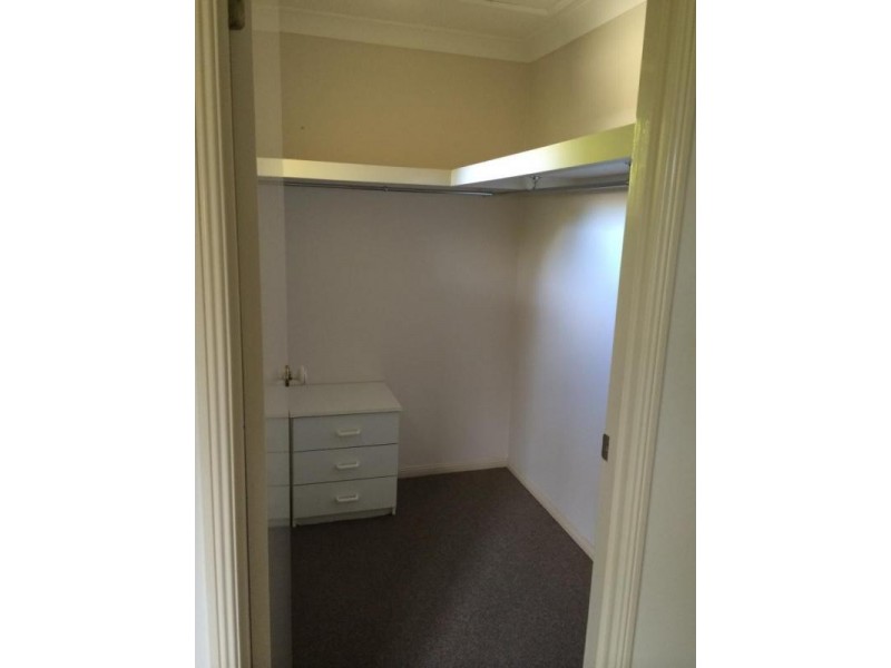 11 Eldon Place, Flinders View QLD 4305