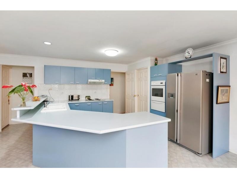11 Cowley Drive, Flinders View QLD 4305