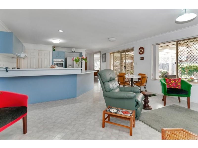 11 Cowley Drive, Flinders View QLD 4305