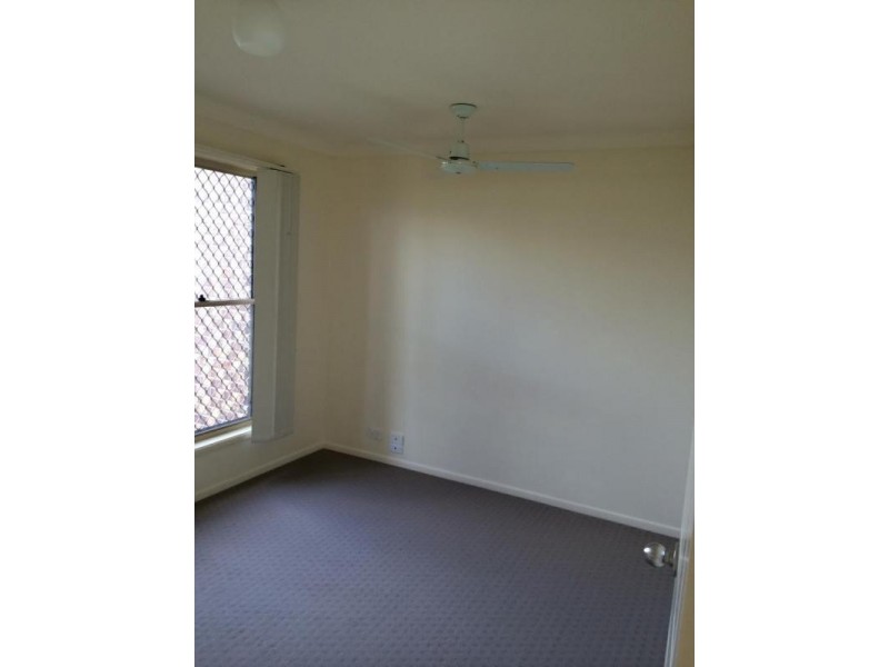 8 Darlington Court, Flinders View QLD 4305