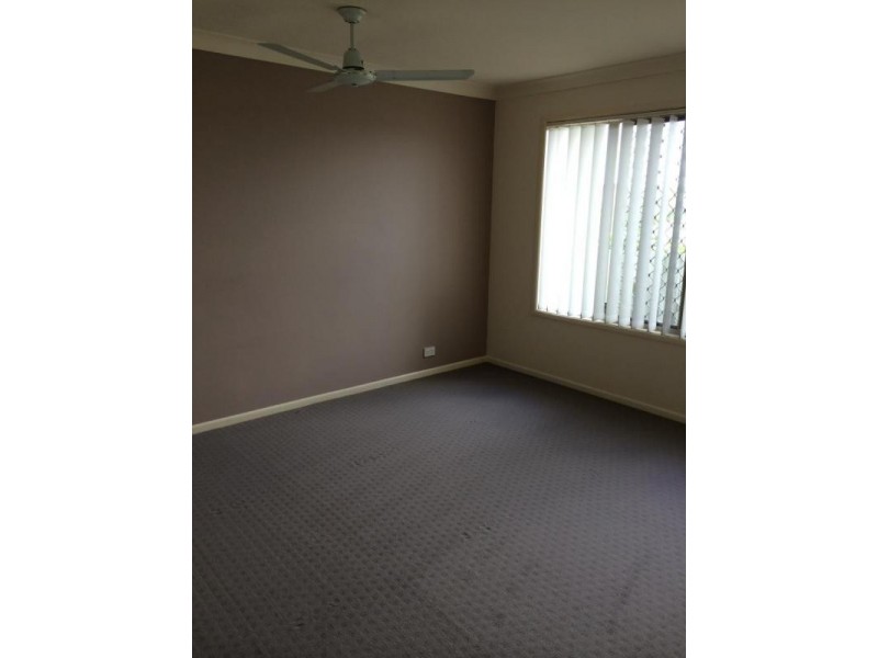 8 Darlington Court, Flinders View QLD 4305