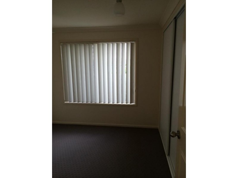 8 Darlington Court, Flinders View QLD 4305