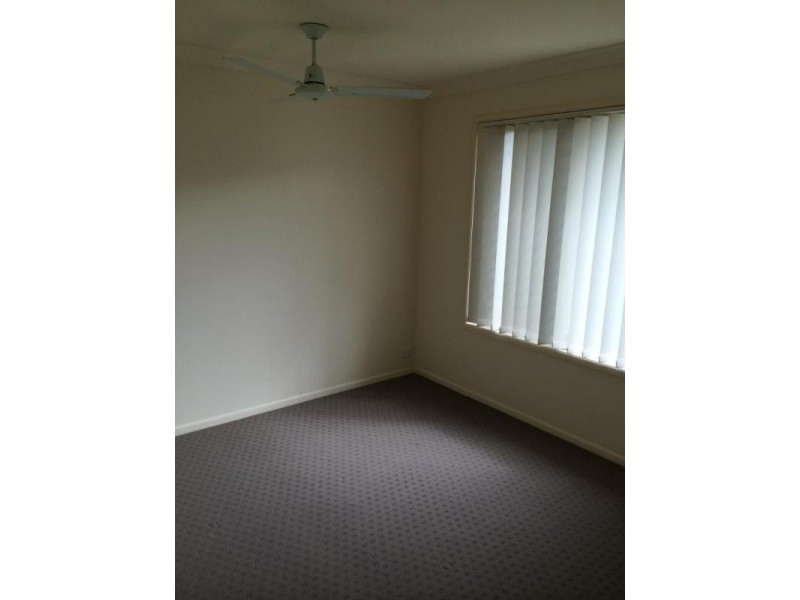 8 Darlington Court, Flinders View QLD 4305