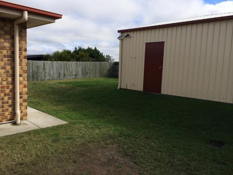 8 Darlington Court, Flinders View QLD 4305