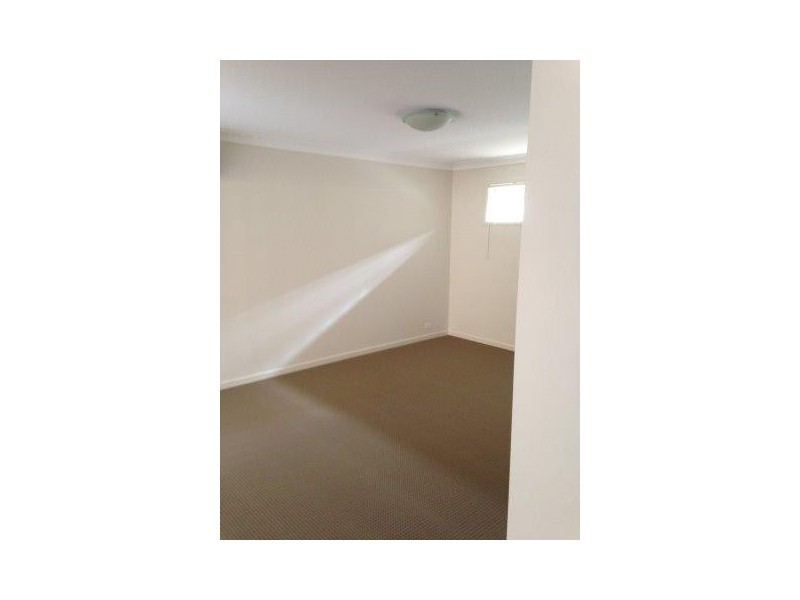 5 Kowari Street, Deebing Heights QLD 4306