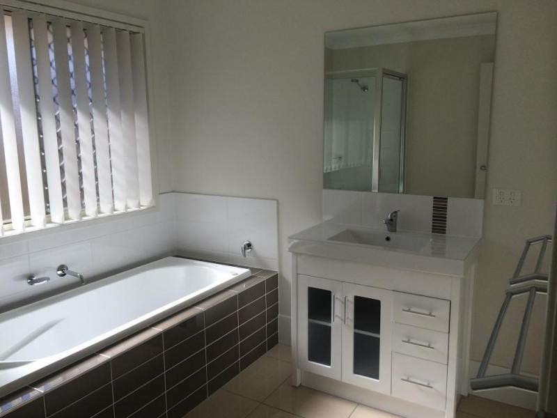 5 Kowari Street, Deebing Heights QLD 4306