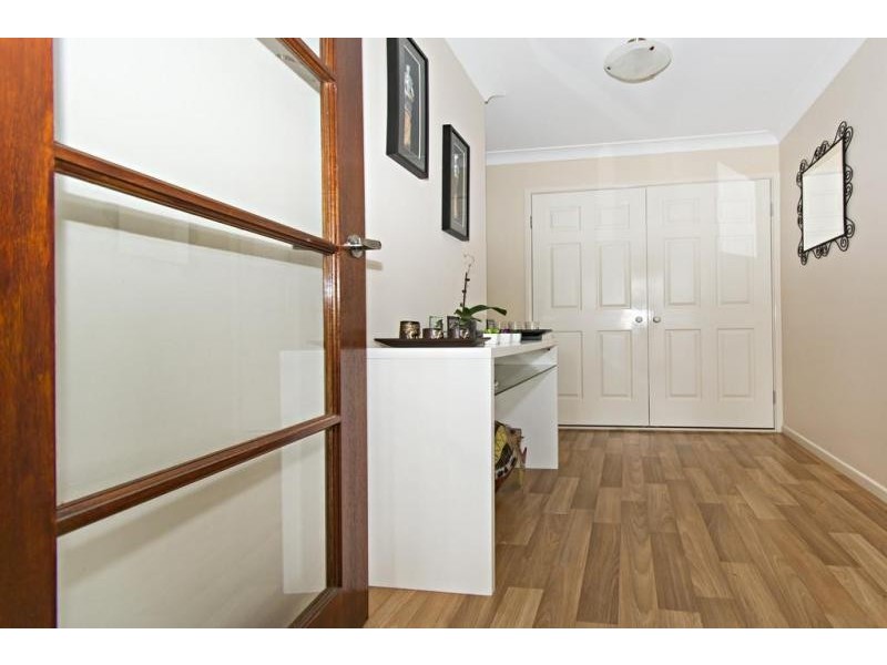9 Hiller Court, Flinders View QLD 4305