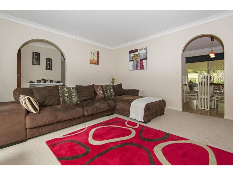 9 Hiller Court, Flinders View QLD 4305