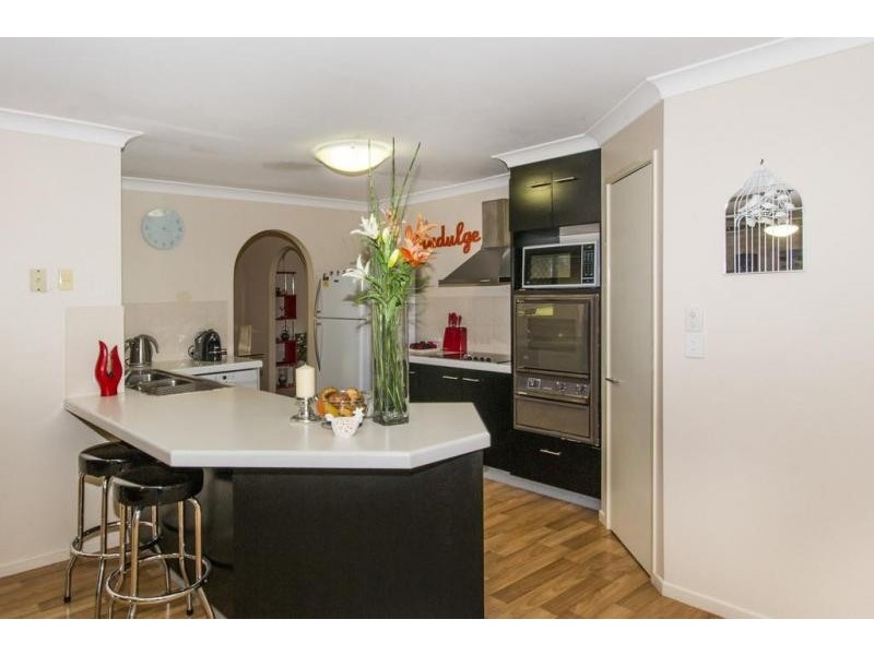 9 Hiller Court, Flinders View QLD 4305