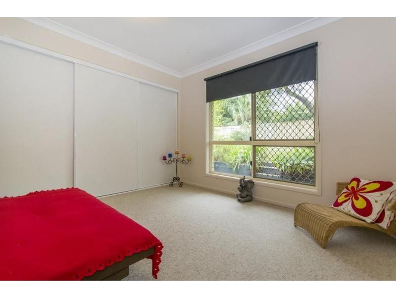 9 Hiller Court, Flinders View QLD 4305