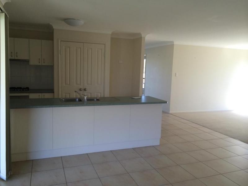25 Baden Jones Way, North Booval QLD 4304