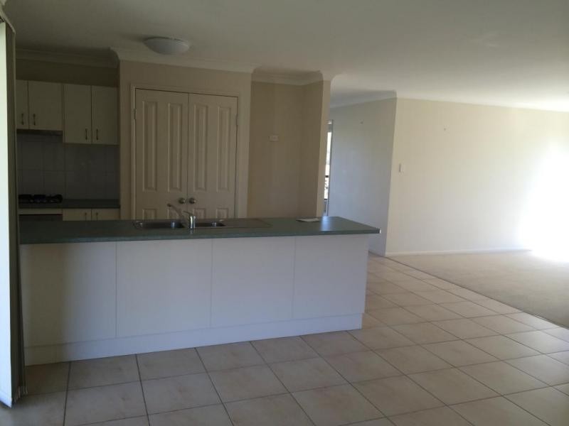 25 Baden Jones Way, North Booval QLD 4304