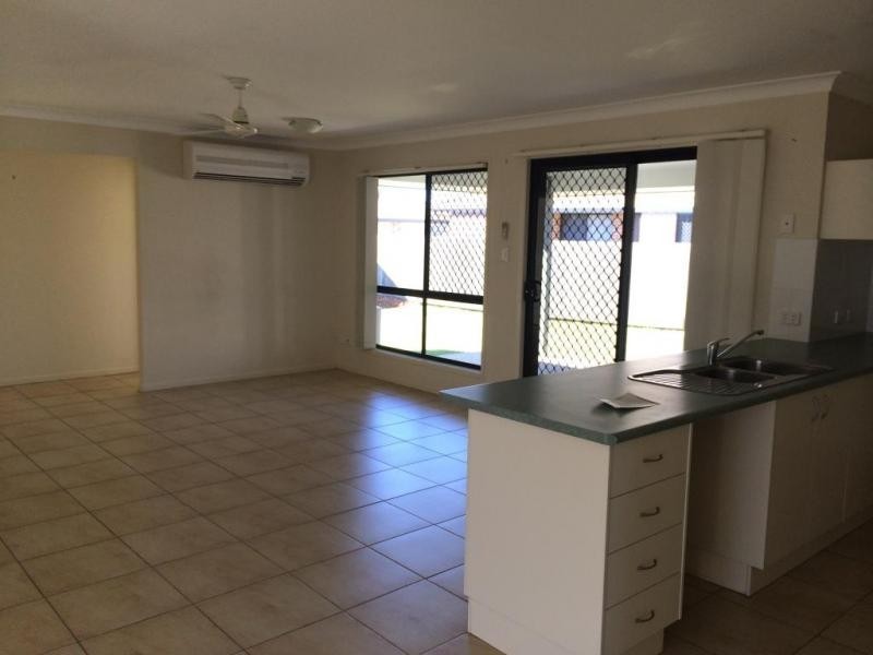 25 Baden Jones Way, North Booval QLD 4304