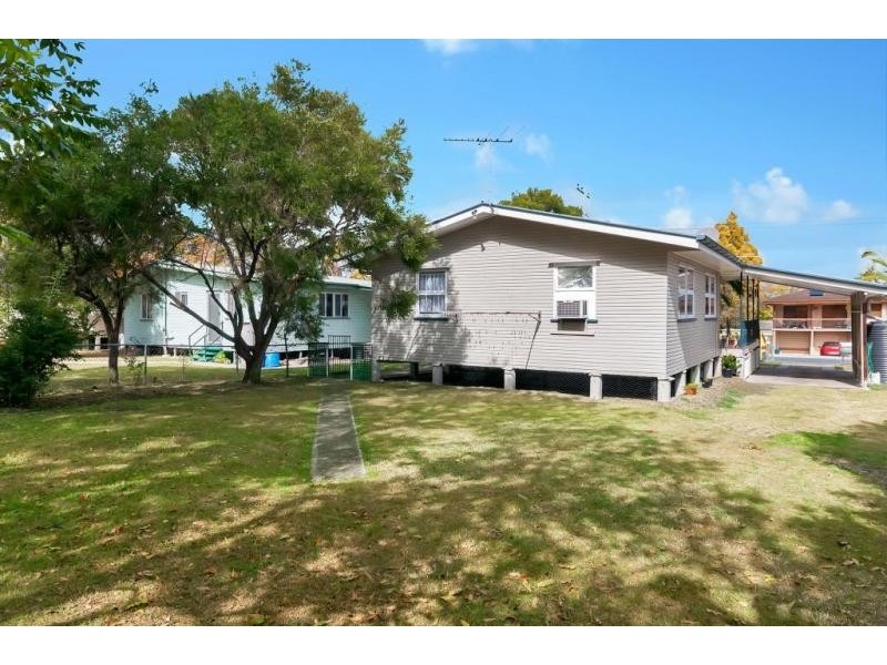 68 Robertson Rd, Eastern Heights QLD 4305