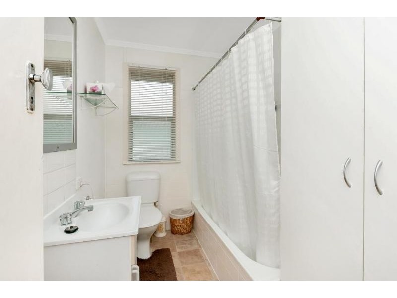 68 Robertson Rd, Eastern Heights QLD 4305